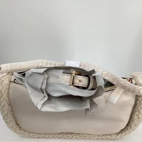 MICHAEL KORS CARMELA Cream Multi
Medium Leather Chain Crossbody
Shearling
NWT - Picture 8 of 8